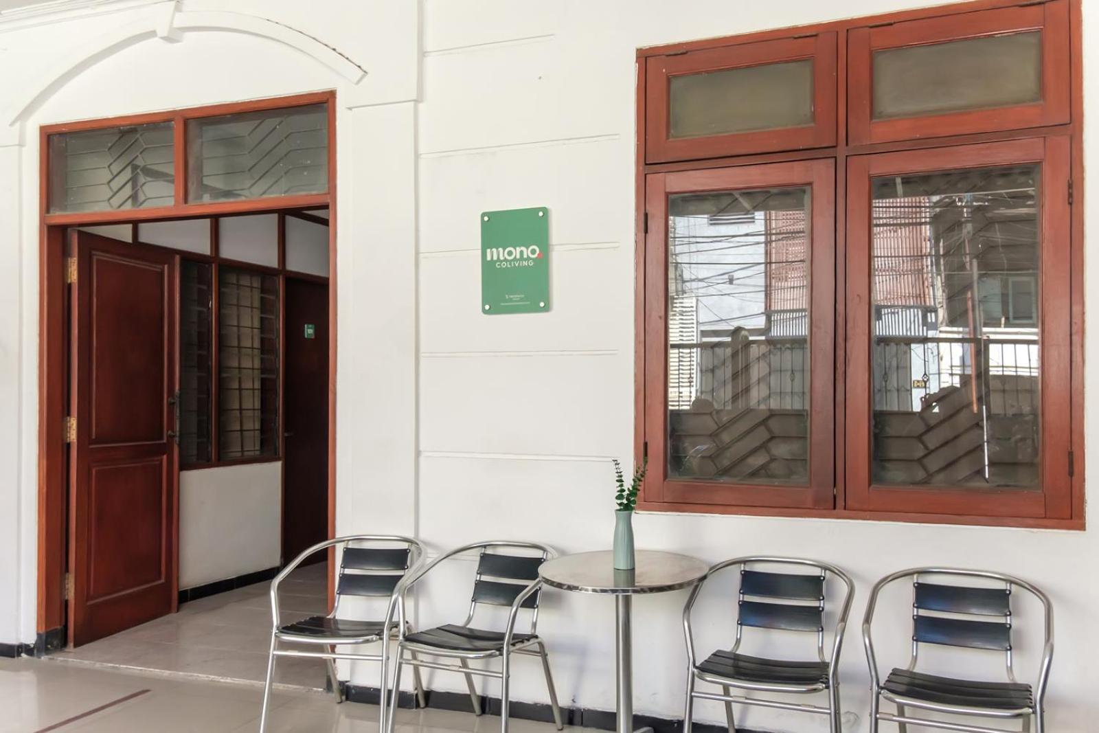 Mono Coliving Kertajaya Syariah, Sby Hotel Surabaya Exterior foto